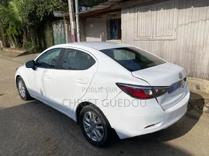 Toyota Yaris 2017 Blanc