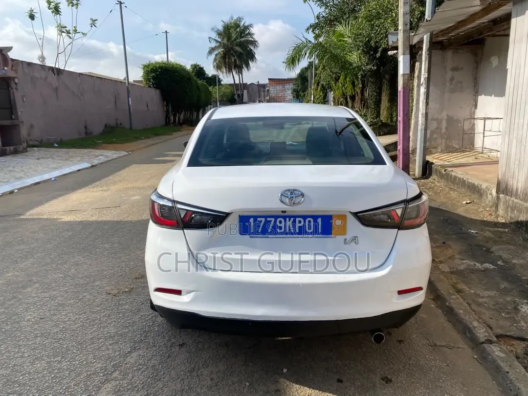 Toyota Yaris 2017 Blanc