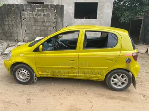 Toyota Yaris 2015 Jaune