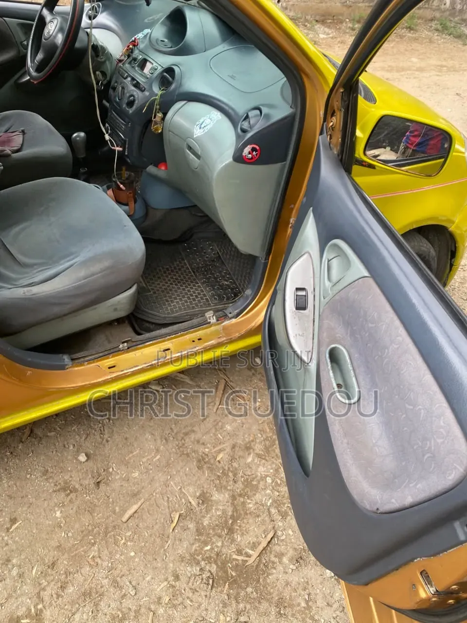 Toyota Yaris 2015 Jaune