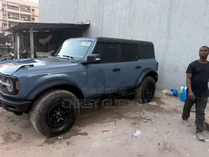 Ford Bronco 2024