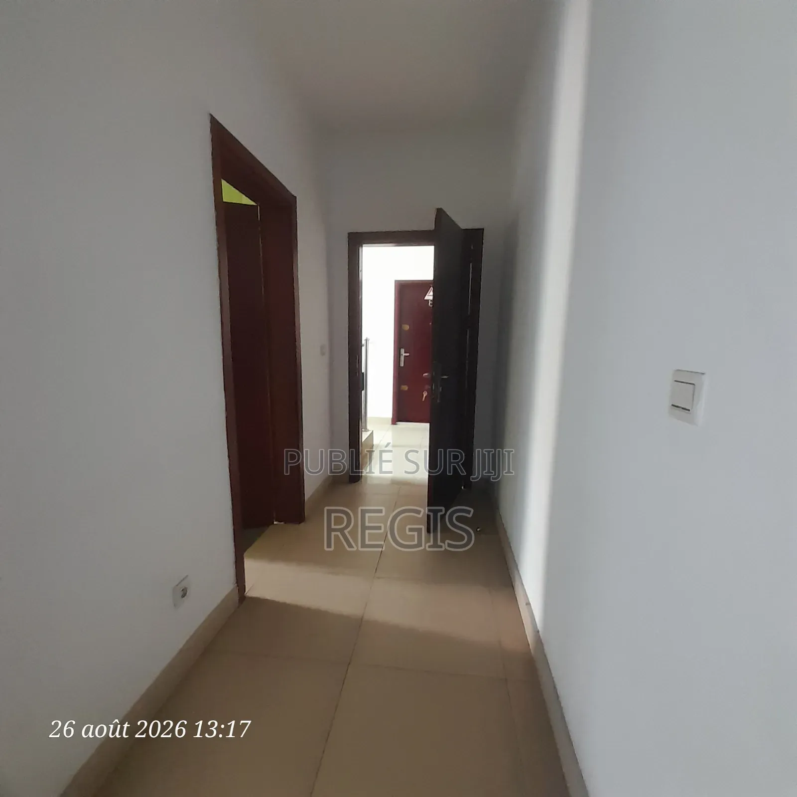 3chbre Appartement dans Regis, Cocody à Louer