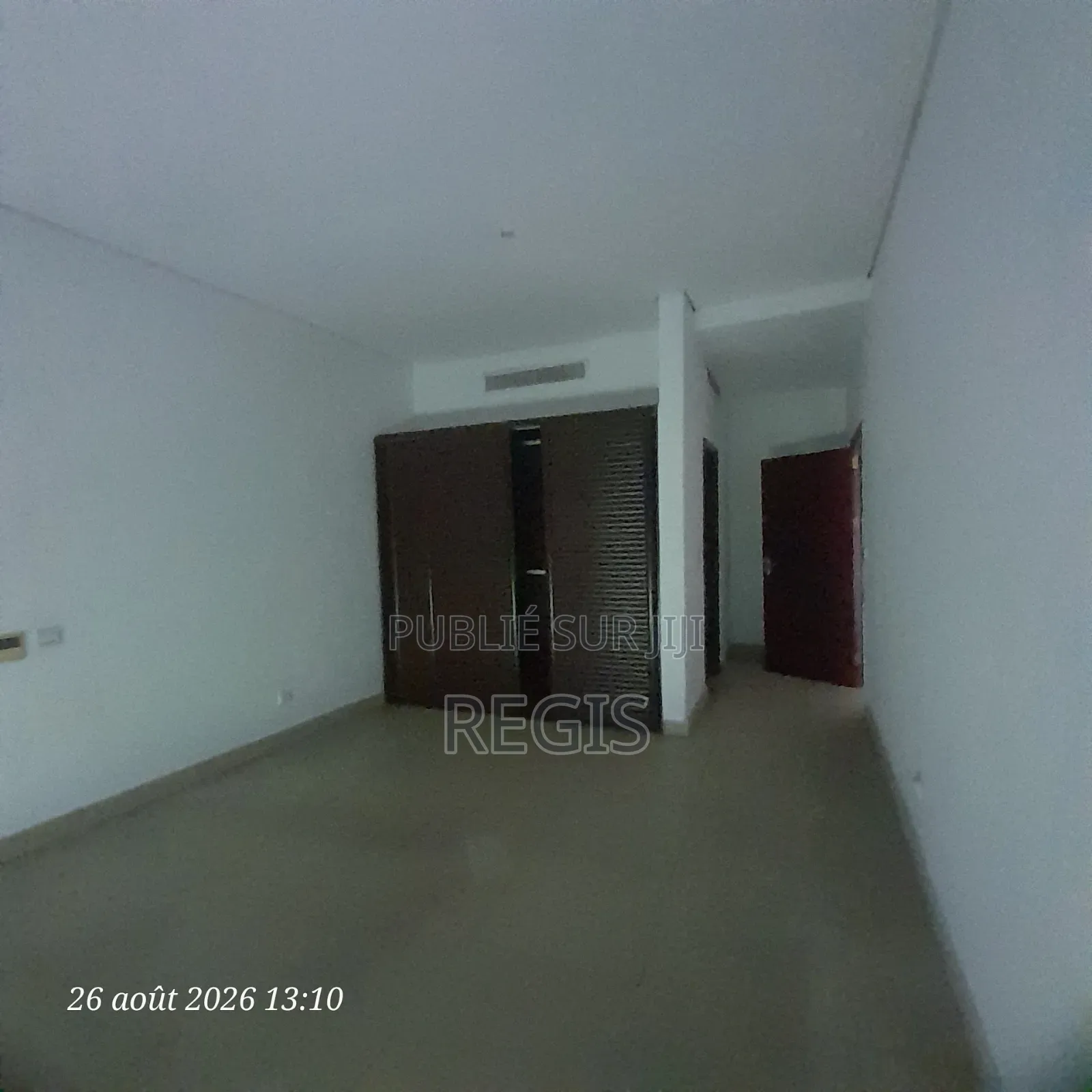 3chbre Appartement dans Regis, Cocody à Louer