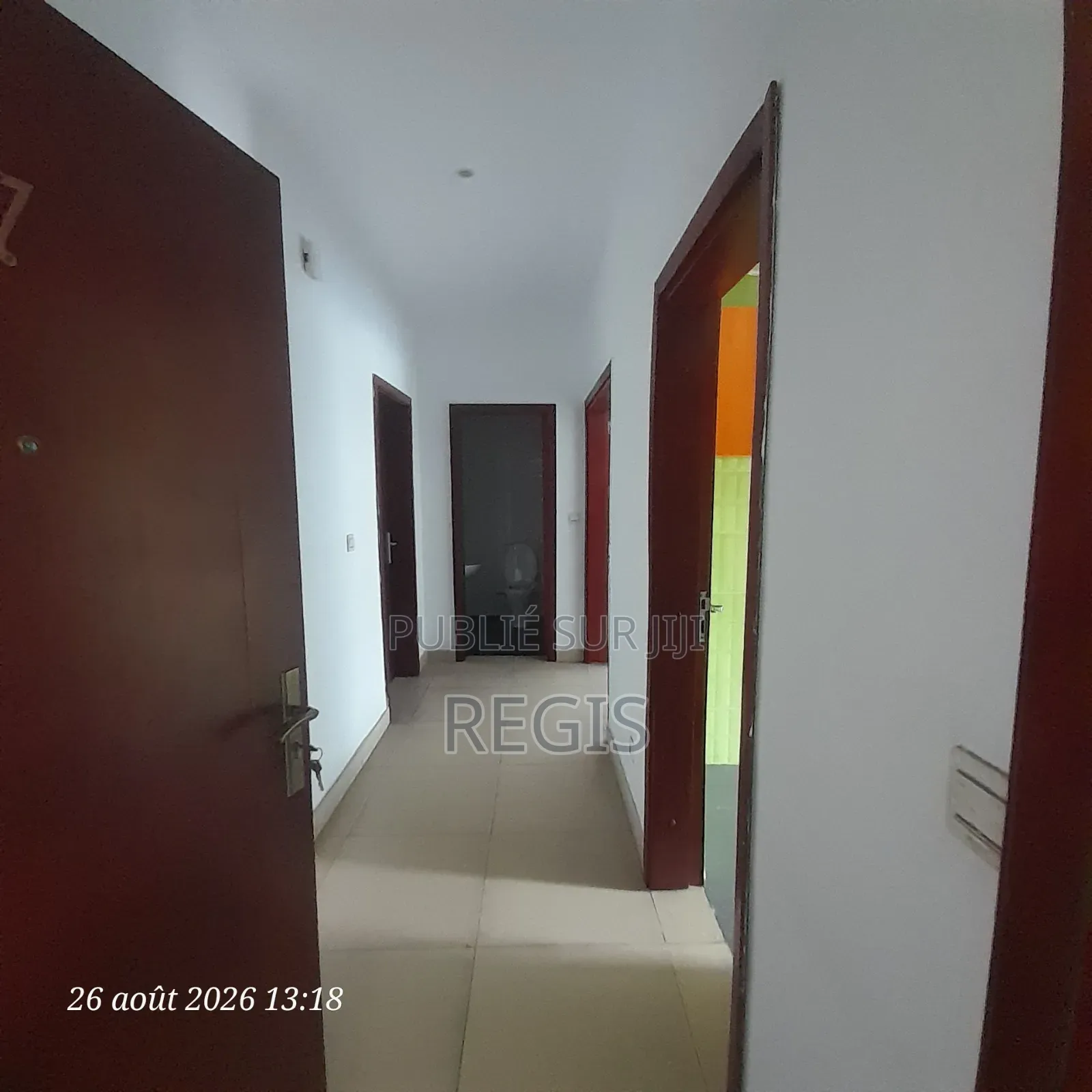 3chbre Appartement dans Regis, Cocody à Louer