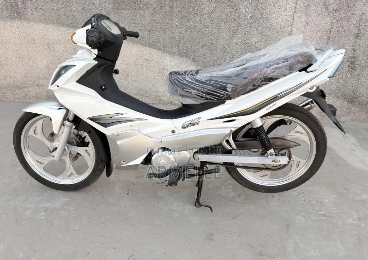 Nouveau KTM Duke 125 2024 Blanc