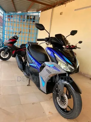 Nouveau Yamaha 2026 Gris