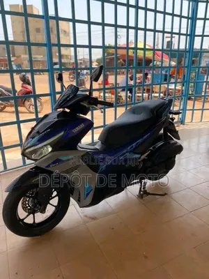 Nouveau Yamaha 2026 Gris