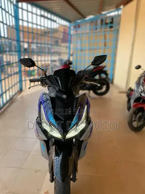 Nouveau Yamaha 2026 Gris