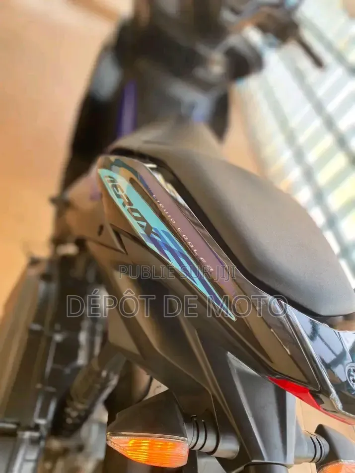 Nouveau Yamaha 2026 Gris