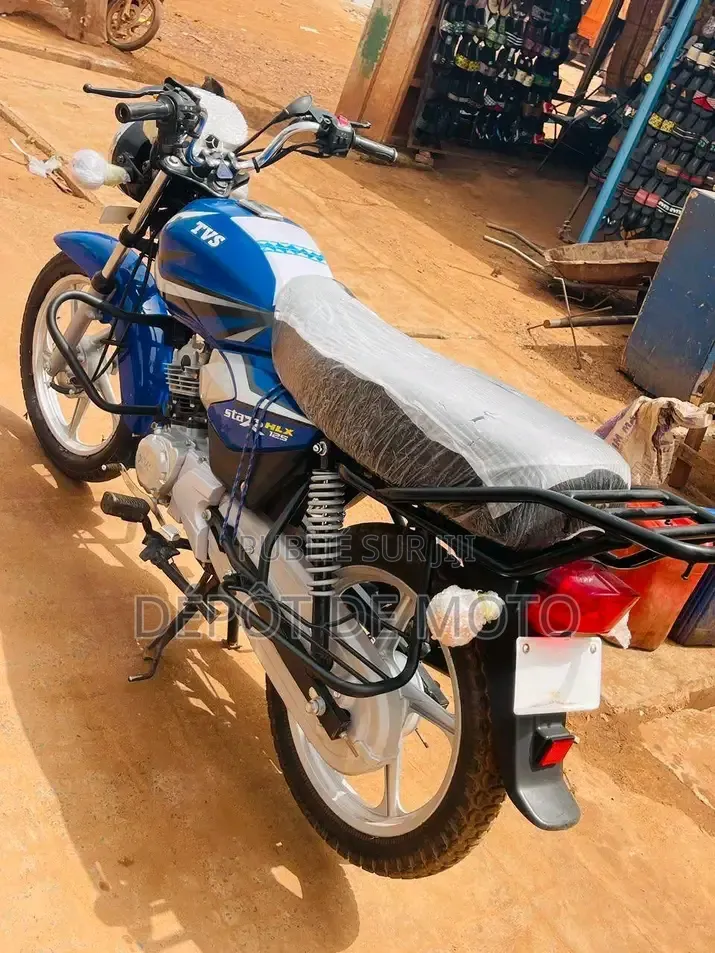 Nouveau TVS HLX 125 2025 Bleu
