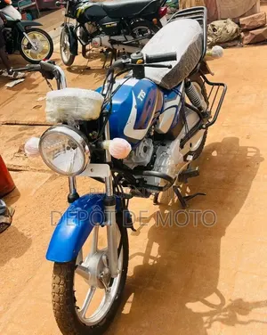 Nouveau TVS HLX 125 2025 Bleu
