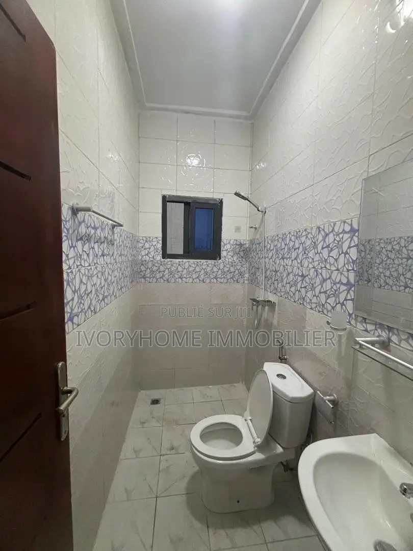 1chbre Appartement dans Cocody à Louer