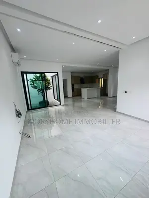 4chbre Duplex dans Cocody à Louer