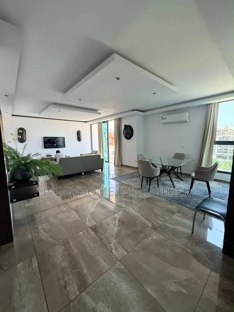 3chbre Appartement dans Cocody à Louer
