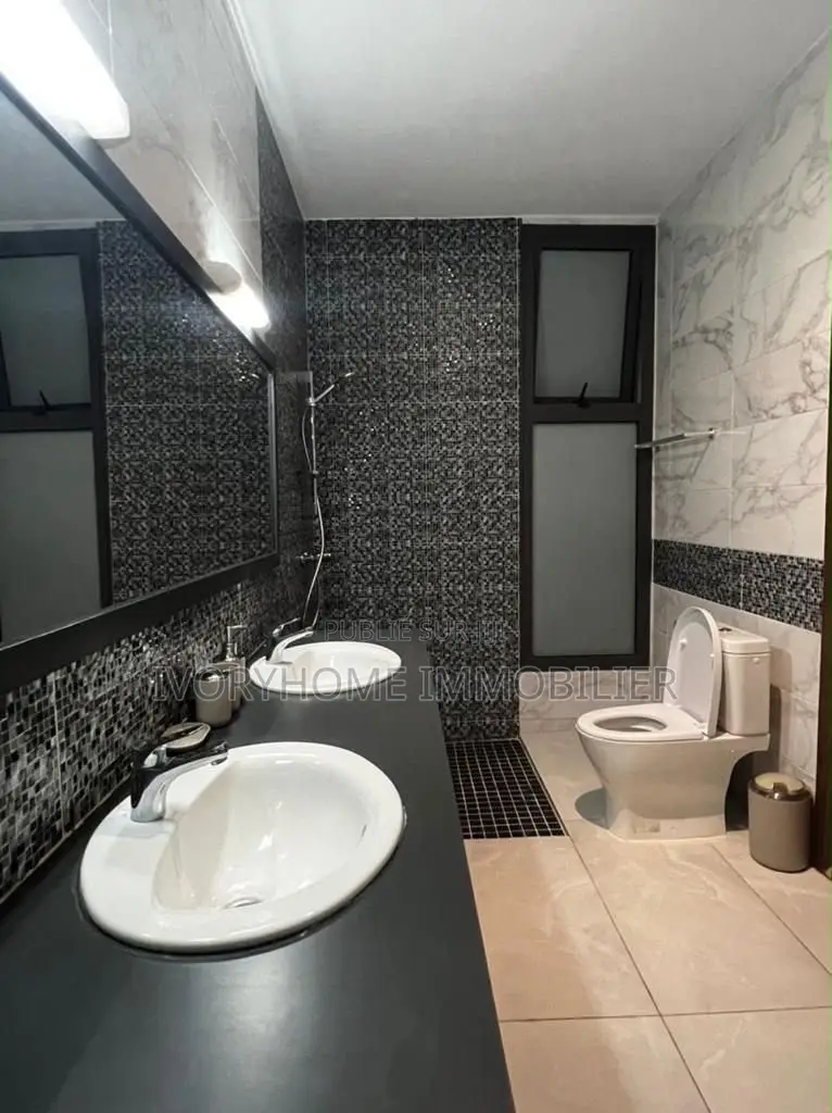 3chbre Appartement dans Cocody à Louer