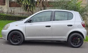 Toyota Yaris 1.4 2002 Gris
