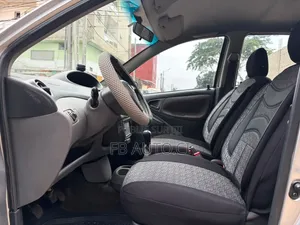 Toyota Yaris 1.4 2002 Gris