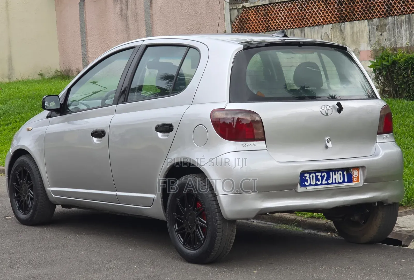 Toyota Yaris 1.4 2002 Gris