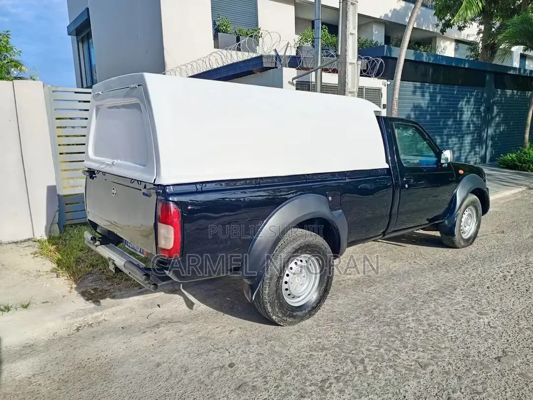 Nissan Hardbody 2017 Noir