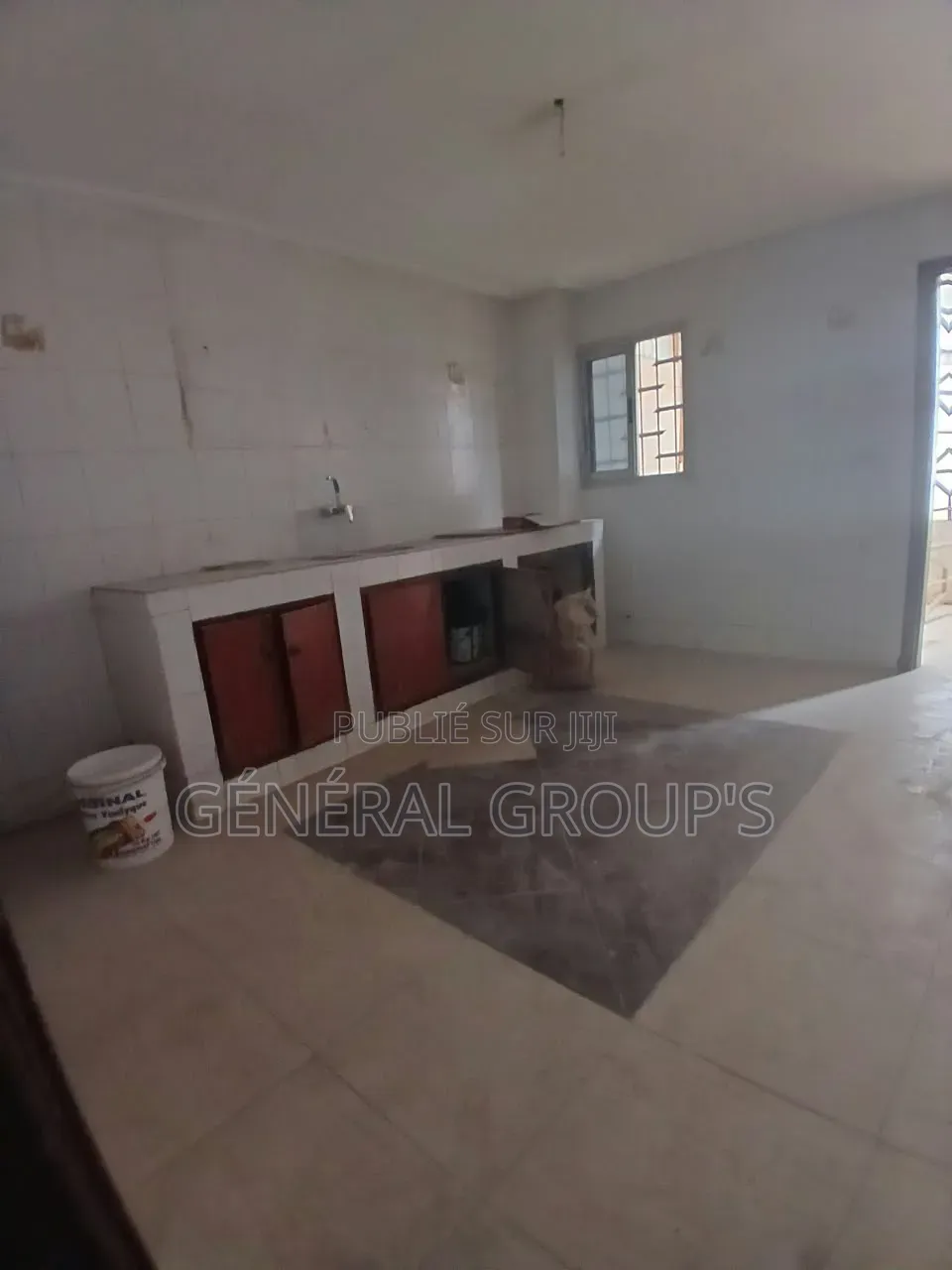 4chbre Duplex dans Boga Hugues, Cocody à Louer