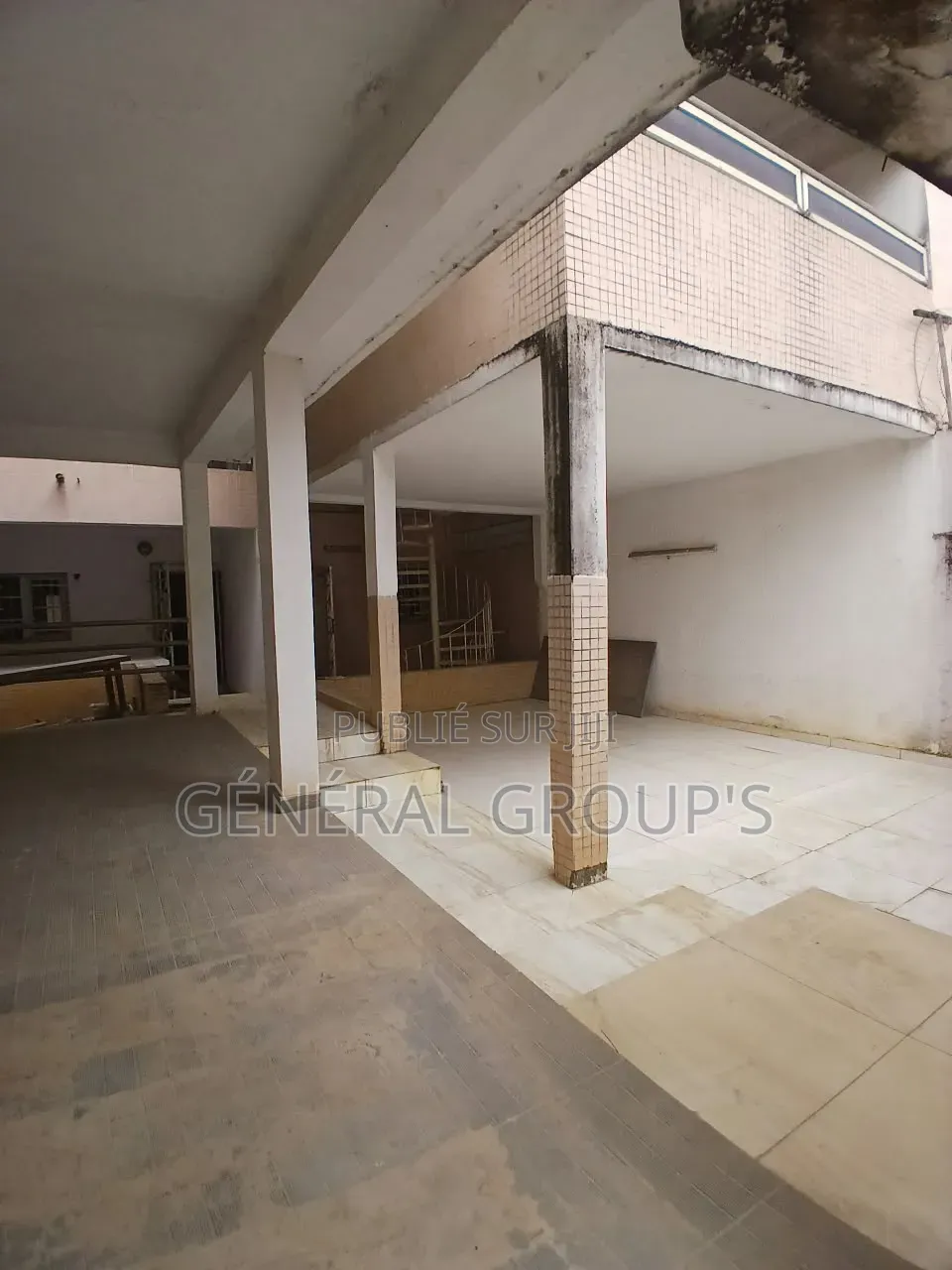 4chbre Duplex dans Boga Hugues, Cocody à Louer