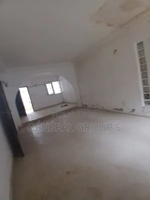 4chbre Duplex dans Boga Hugues, Cocody à Louer