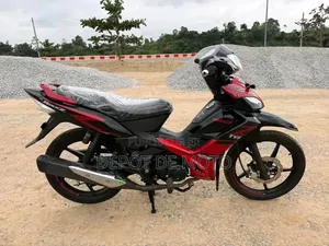 Nouveau TVS Rockz 125 2024 Rouge