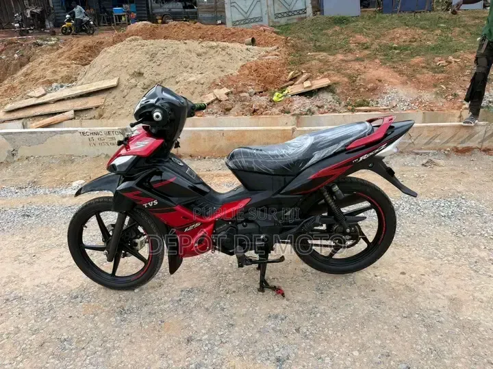 Nouveau TVS Rockz 125 2024 Rouge