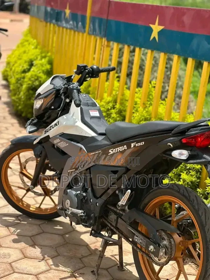 Nouveau Suzuki 2026 Gris