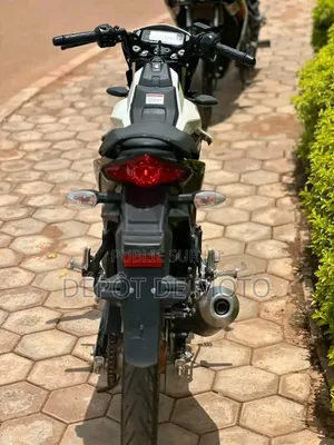 Nouveau Suzuki 2026 Gris