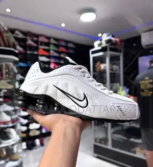 Nike Shox R4
