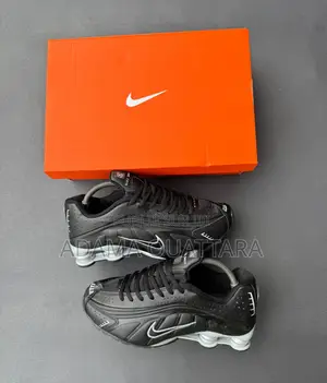 Nike Shox R4