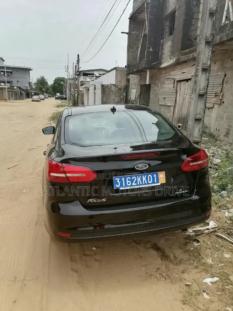 Ford Focus S Sedan FWD (2.0L 4cyl 5M) 2016 Noir