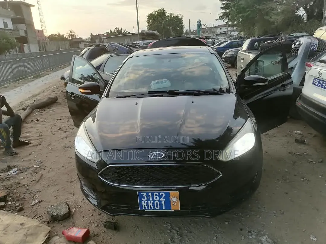 Ford Focus S Sedan FWD (2.0L 4cyl 5M) 2016 Noir