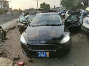 Ford Focus S Sedan FWD (2.0L 4cyl 5M) 2016 Noir
