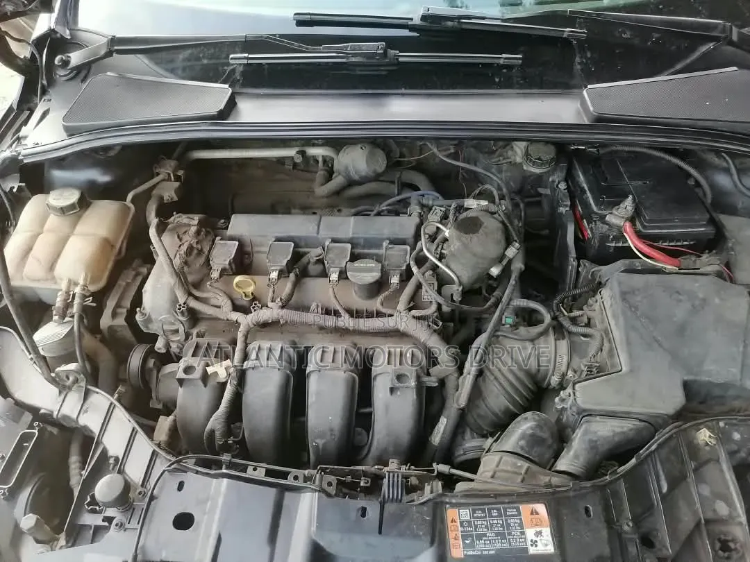 Ford Focus S Sedan FWD (2.0L 4cyl 5M) 2016 Noir