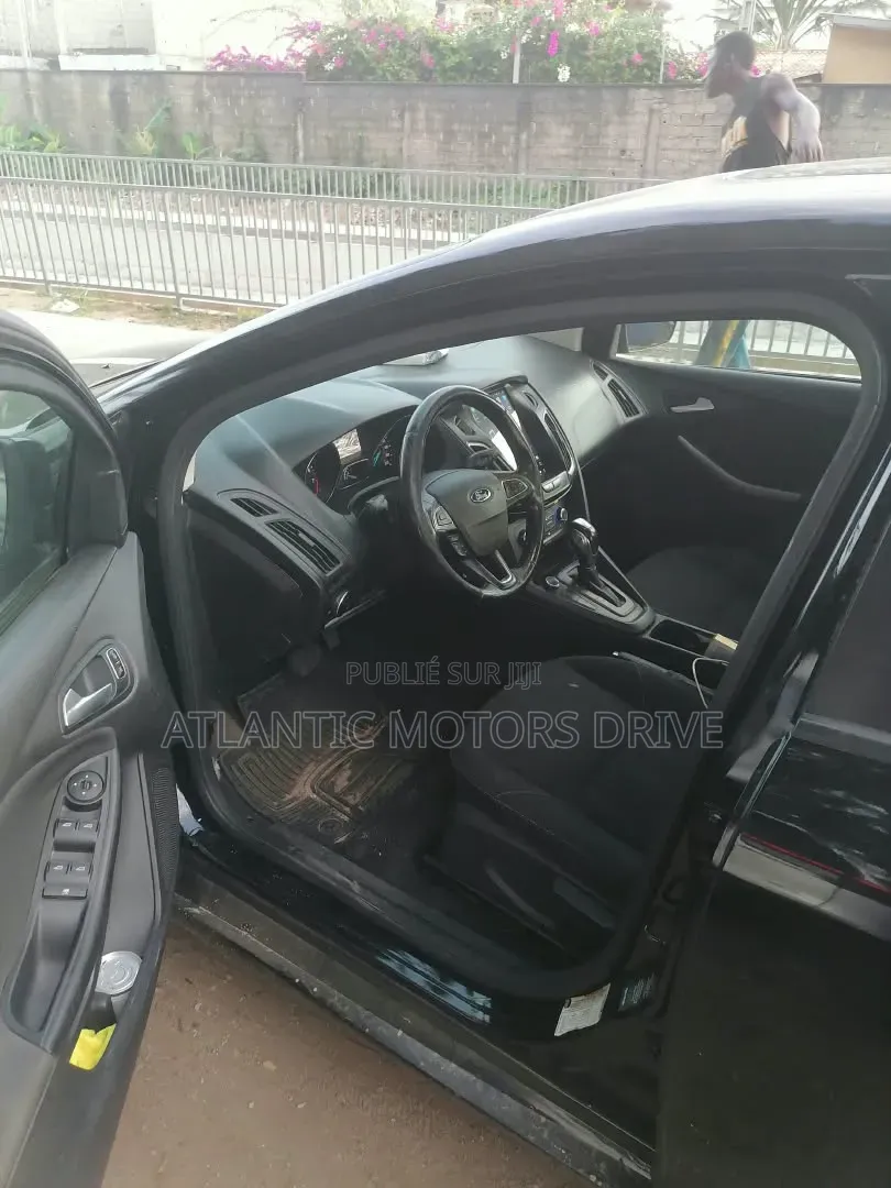 Ford Focus S Sedan FWD (2.0L 4cyl 5M) 2016 Noir