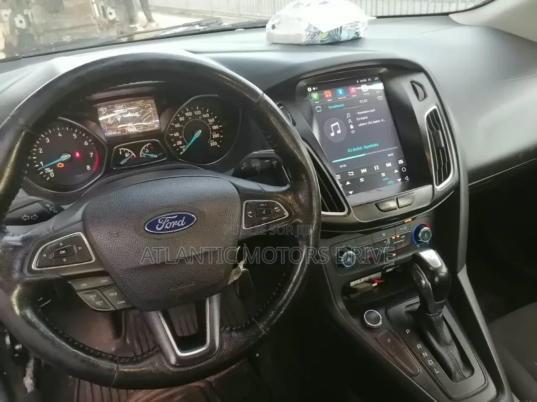 Ford Focus S Sedan FWD (2.0L 4cyl 5M) 2016 Noir
