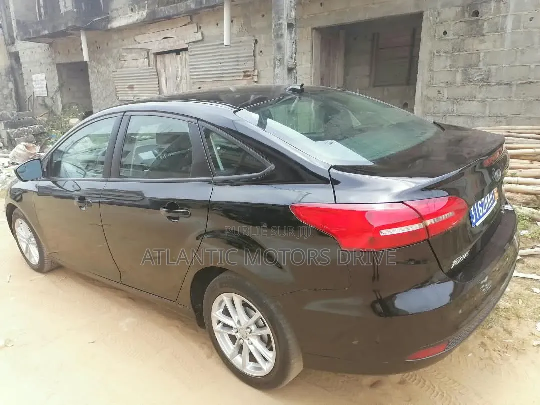 Ford Focus S Sedan FWD (2.0L 4cyl 5M) 2016 Noir