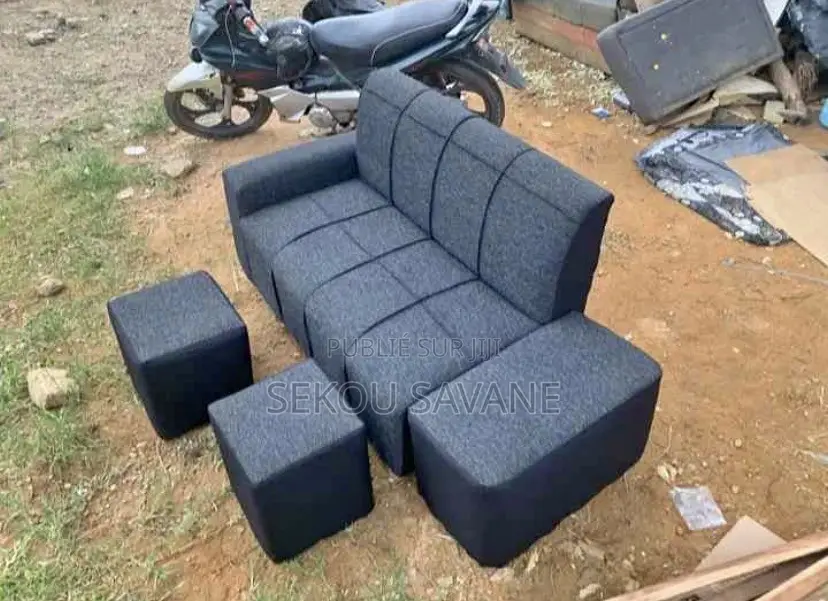 Fauteuil Et Pouffe