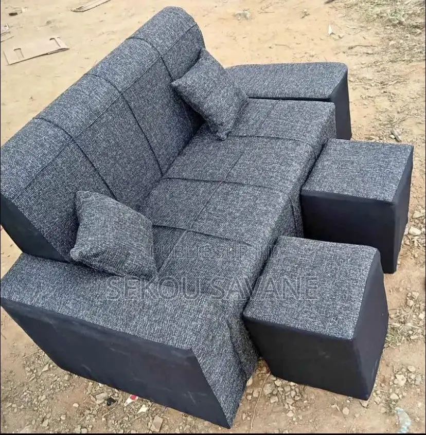 Fauteuil Et Pouffe