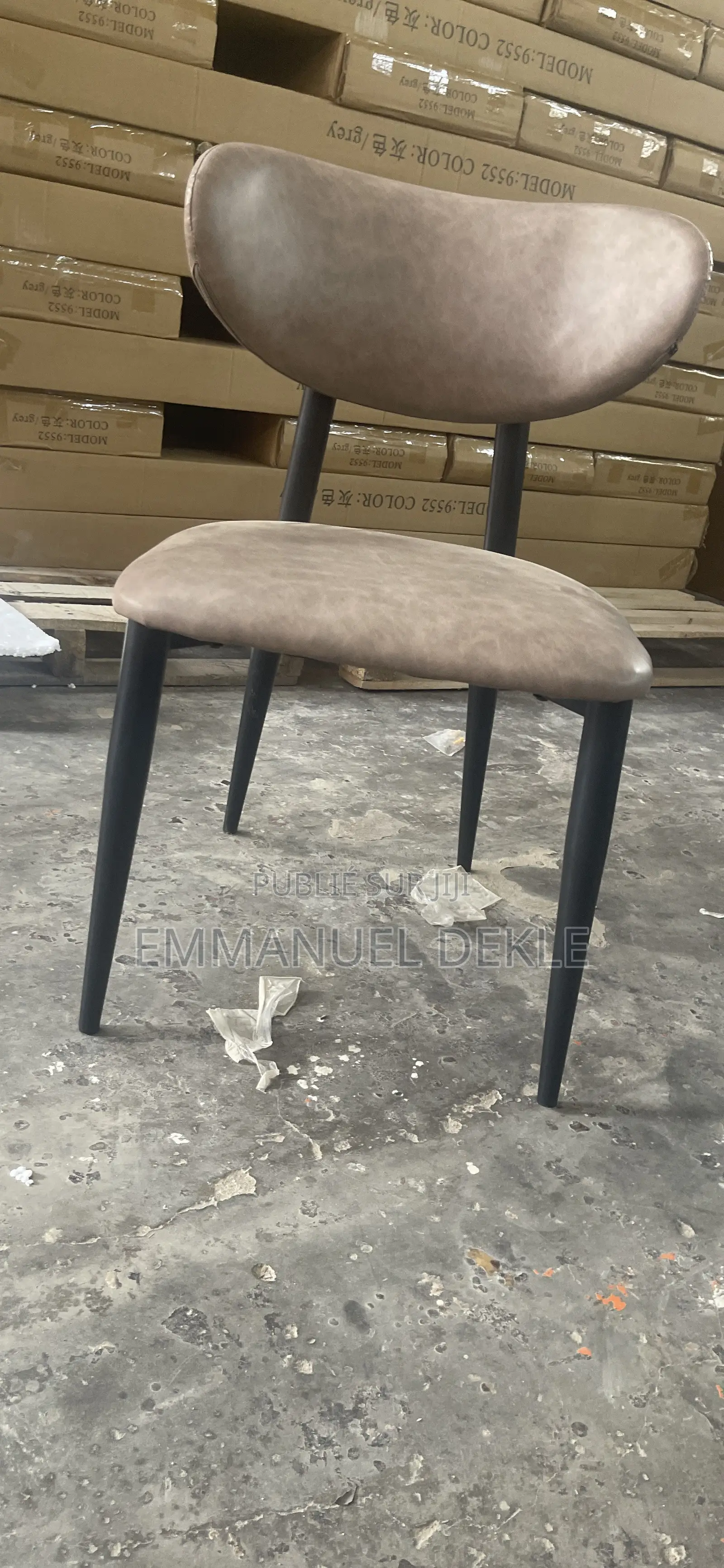 Chaise De Salle À Manger Et Autre 2 Pièce À 35.500