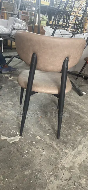 Chaise De Salle À Manger Et Autre 2 Pièce À 35.500