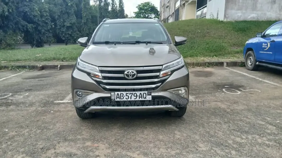Toyota Rush 2023 Beige
