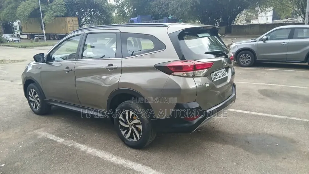 Toyota Rush 2023 Beige