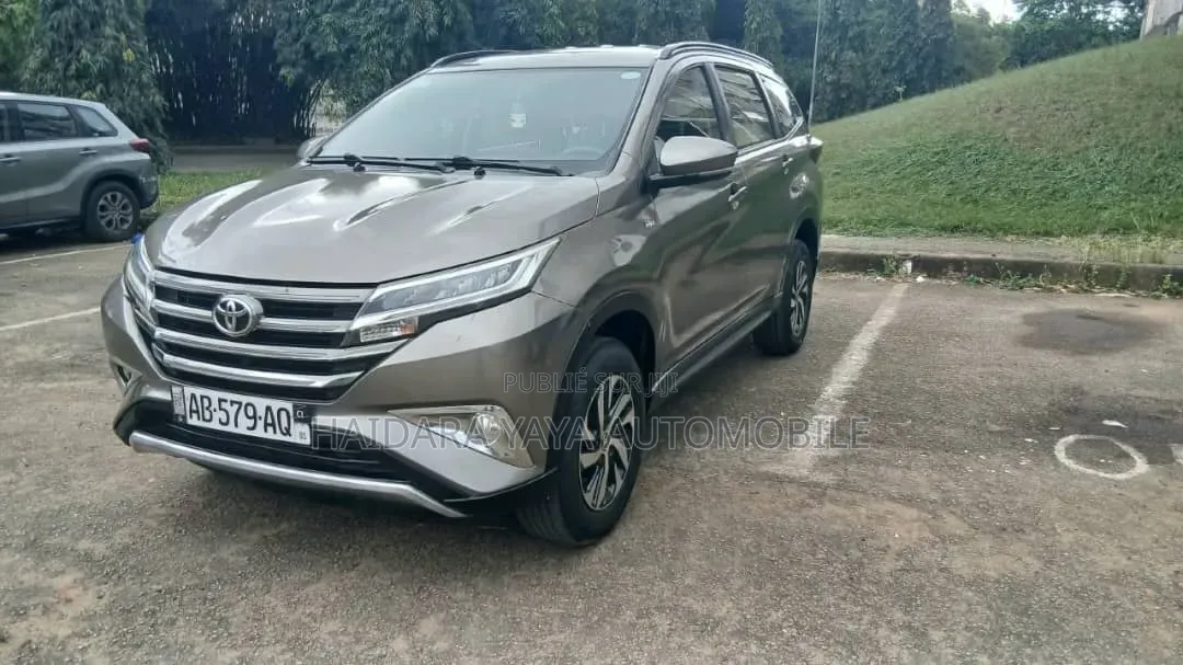 Toyota Rush 2023 Beige