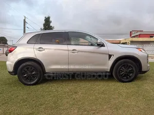 Mitsubishi RVR 2021 Gris