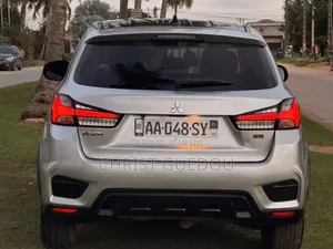 Mitsubishi RVR 2021 Gris
