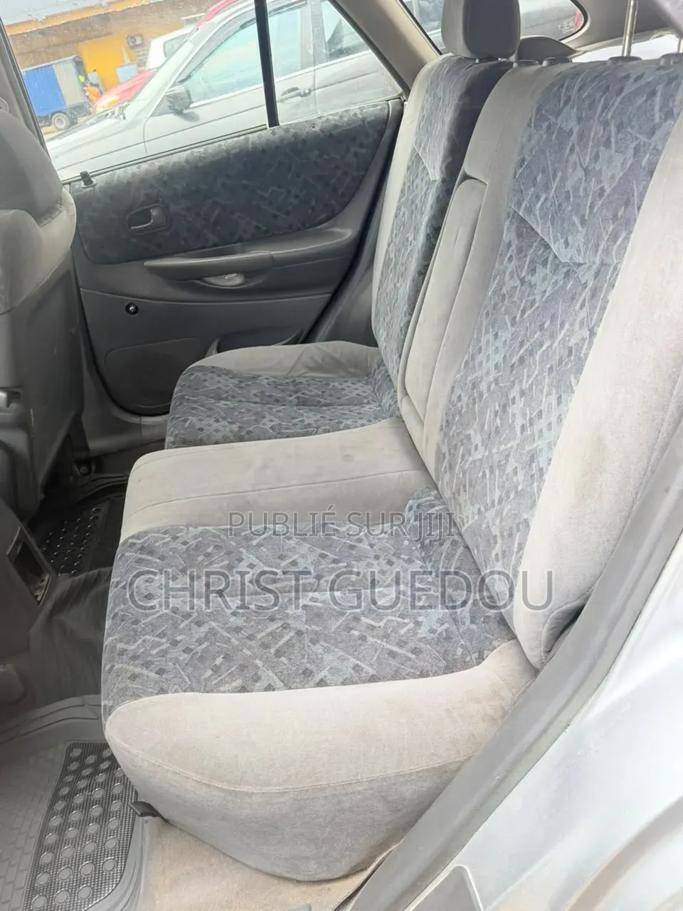 Mazda 323 2012