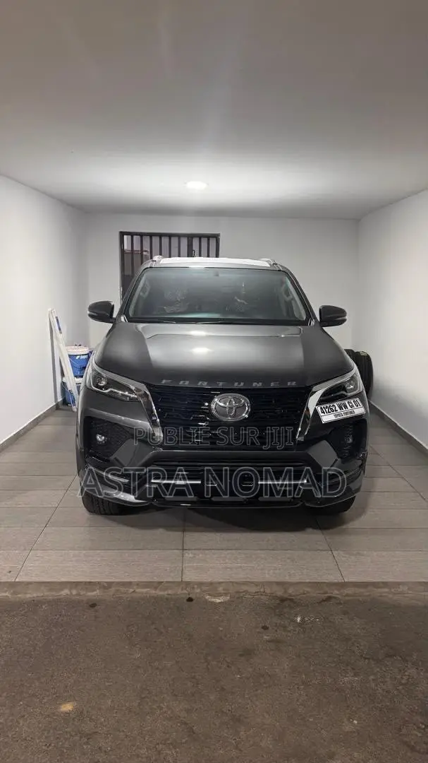Toyota Fortuner 2025 Noir